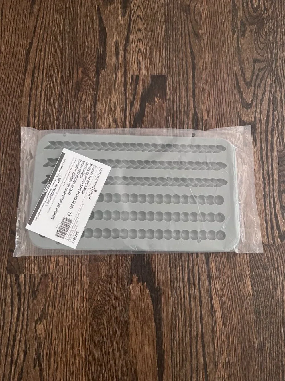 NIP Pampered Chef Silicone Pie Crust Border Mold #101478